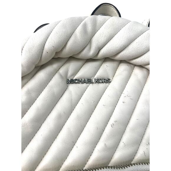 Michael Kors Erin medium quilted leather backpack in optic white Bag - Picture 3 of 7